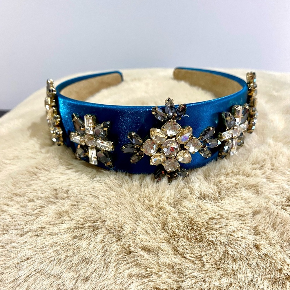 NWOT - Elegant Blue Embellished Headband